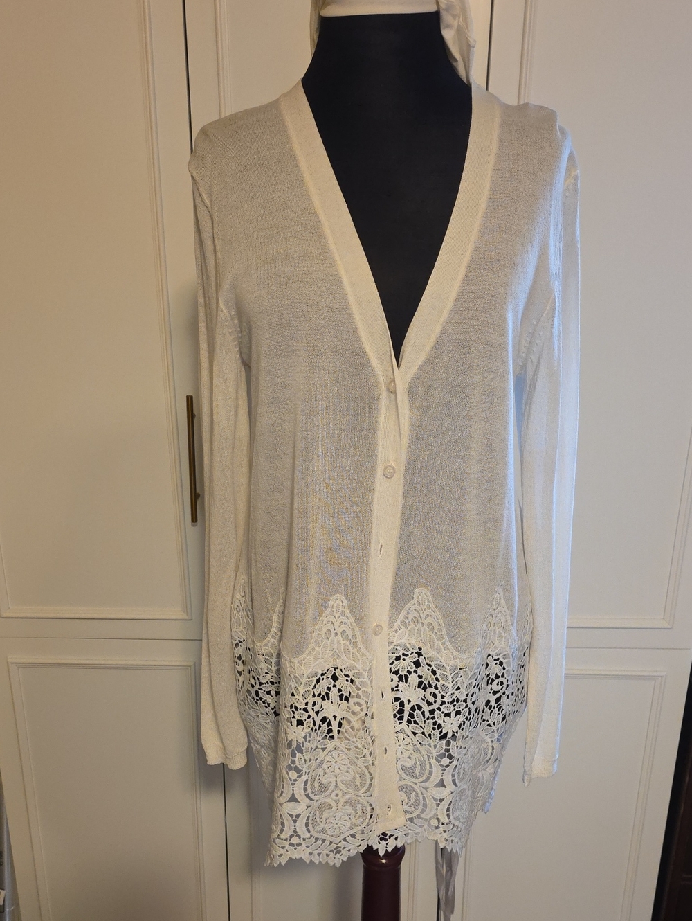 Suzy Shier Cream Lace-Hem V-Neck Cardigan